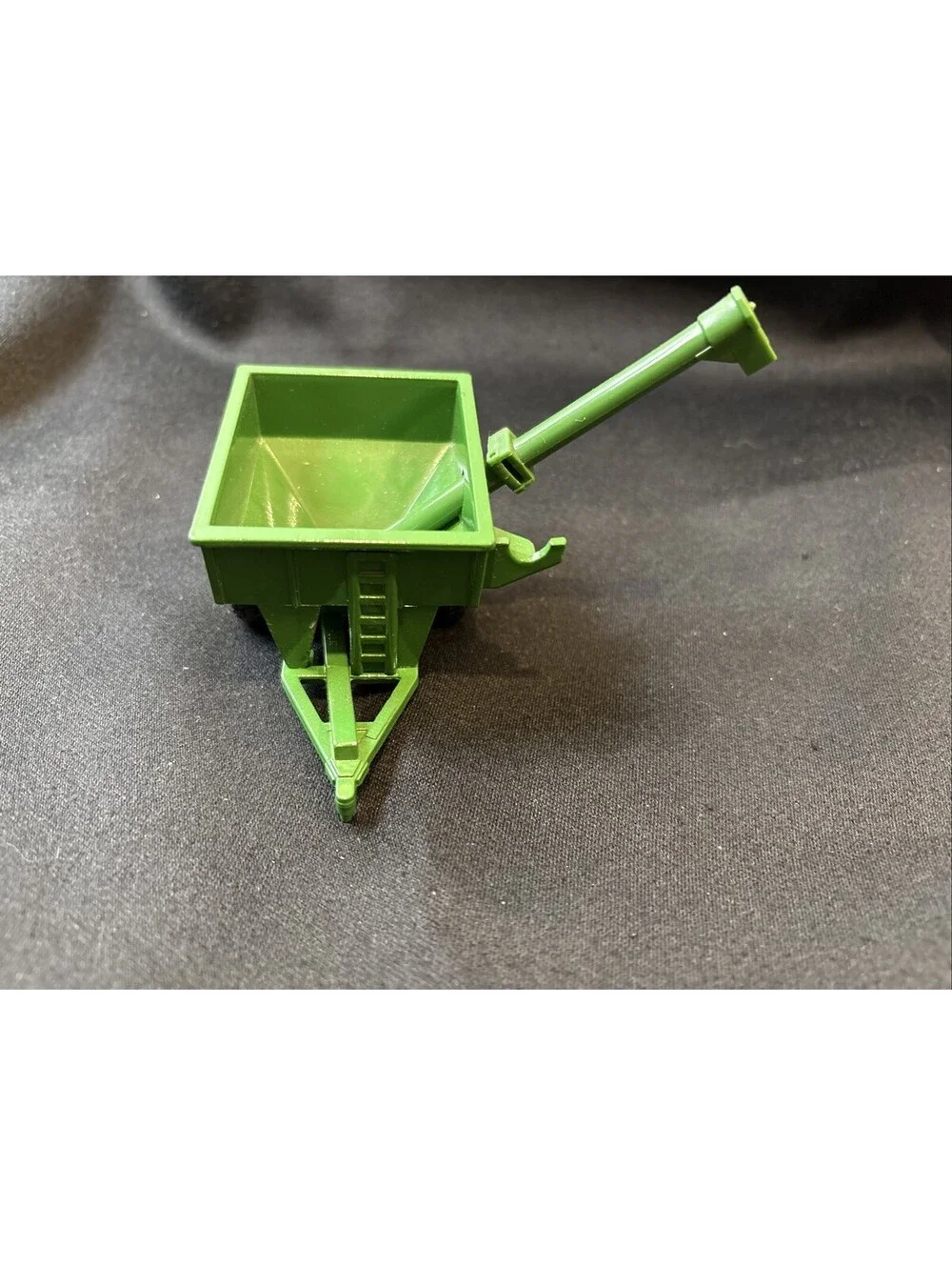 1/64 Ertl John Deere Gravity Feed Wagon Grain Cart Farm Toy Tractor Implement